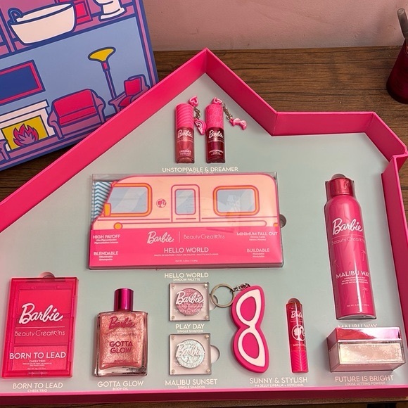 Barbie Other - Barbie Beauty Creations Body Set - Pink and Red